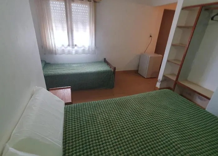 Habitacion Economica Con Estacionamiento Necochea